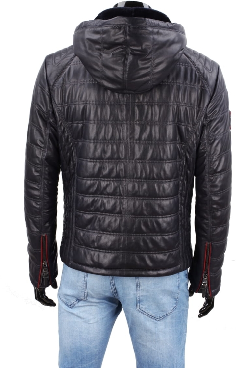 Tył kurtki skórzanej model CM LUIK071A z założonym kapturem, kolor ciemny granat