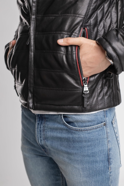 NIKM453 na modelu - detale kieszeni