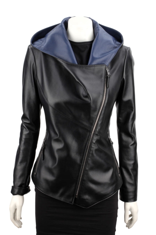 FRI450N_A Kurtka skórzana damska / chabrowy kaptur / z klapami / zapinana / z długim rękawem / taliowana / do pracy / z kiszeniami z boku / DORJAN