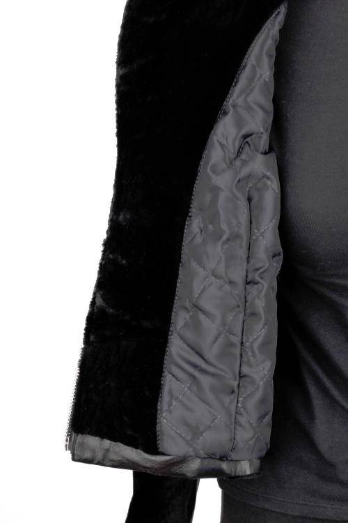 SOF450 - Ramoneska damska z czarnego kożucha naturalnego z wewnętrzną podszewką pikowaną DORJAN