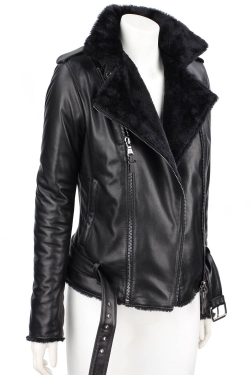 JUK450 - Skórzana ramoneska z kożuszkiem w kolorze czarnym DORJAN 3.JPG