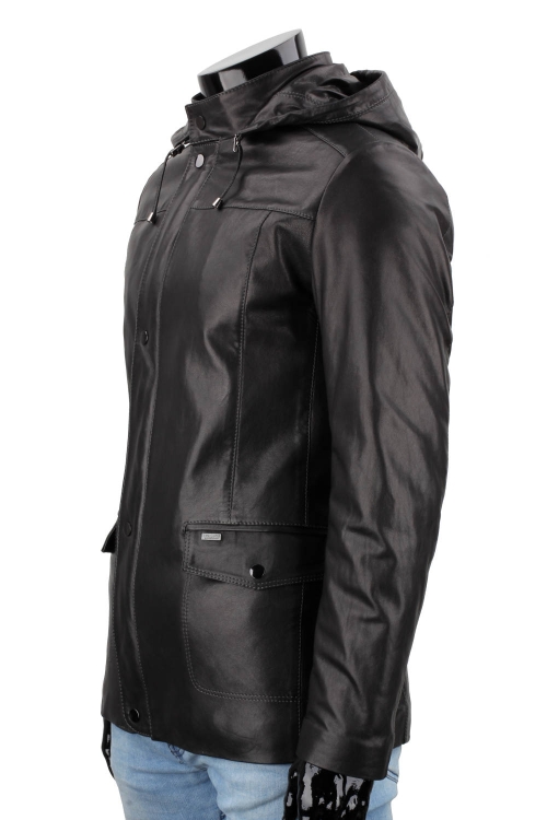 FLX450 - Uniwersalna czarna kurtka skórzana męska z kapturem, ujecie bokiem z widocznym rękawem DORJAN