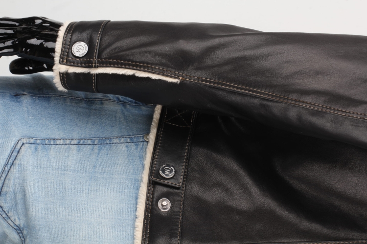 KTMK951 - Czarna katana skórzana męska z kożuchem eko DORJAN 9.JPG