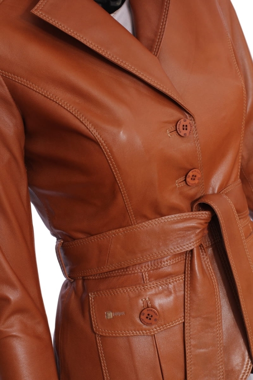MNA085 - camelowa marynarka skórzana damska z paskiem DORJAN