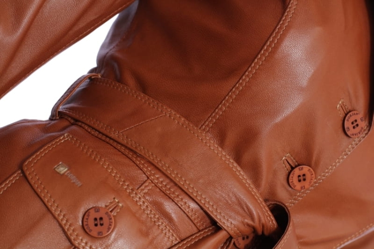 MNA085 - camelowa marynarka skórzana damska z paskiem zapinana na guziki DORJAN