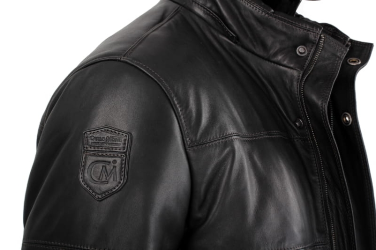 Kurtka skórzana pikowana męska DORJAN CM BRU450_4 ramie i logo 