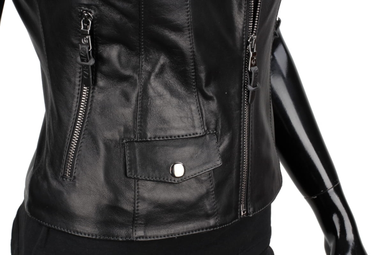 KRY450 - kamizelka skórzana damska z asymetrycznym zapięciem z przednią kieszonką krytą patką DORJAN