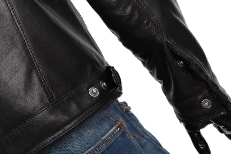 KTMK450 - Czarna katana skórzana męska z kożuchem / regulacja obwodu i zapięcie mankietu na zatrzaski DORJAN